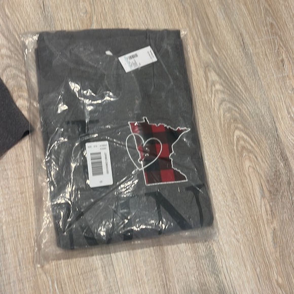 I♥️MN sweatshirt NWT OX - Picture 2 of 5